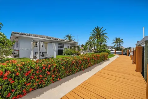2681 NE 9th Court Pompano Beach FL 33062