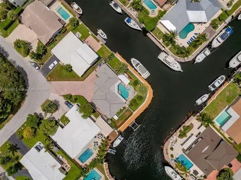 2681 NE 9th Court Pompano Beach FL 33062