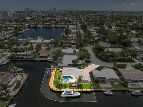 2681 NE 9th Court Pompano Beach FL 33062