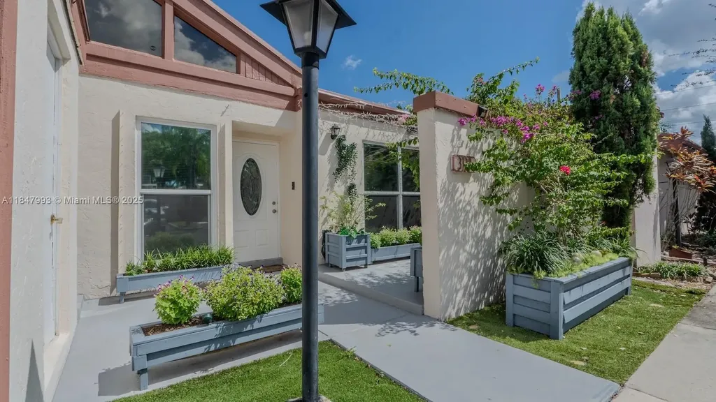 3128 NW 84th Way Sunrise FL 33351