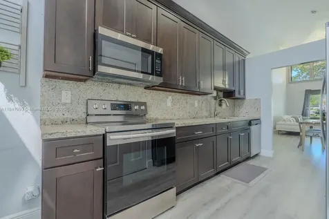 3128 NW 84th Way Sunrise FL 33351