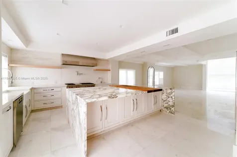 1981 S Oak Haven Circle Miami FL 33179