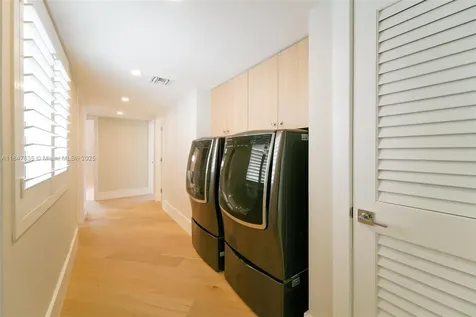 1981 S Oak Haven Circle Miami FL 33179