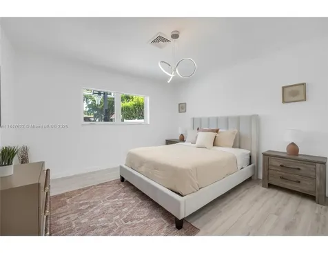 19810 NE 22nd Avenue Miami FL 33180