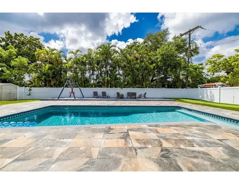 19810 NE 22nd Avenue Miami FL 33180