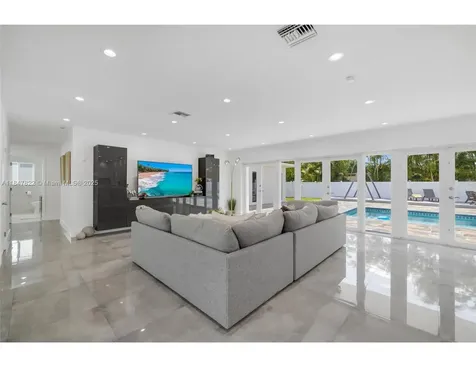 19810 NE 22nd Avenue Miami FL 33180