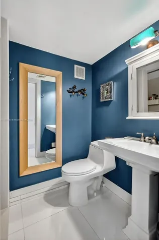 1245 West Avenue Miami Beach FL 33139