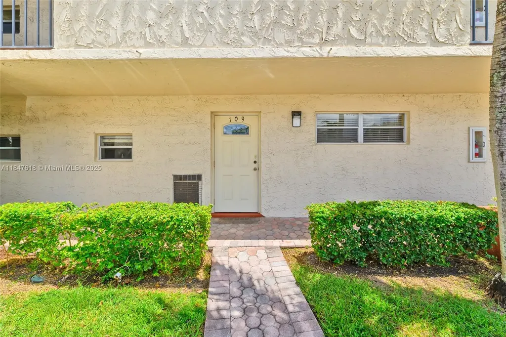 681 S Hollybrook Drive Pembroke Pines FL 33025