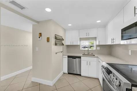 681 S Hollybrook Drive Pembroke Pines FL 33025