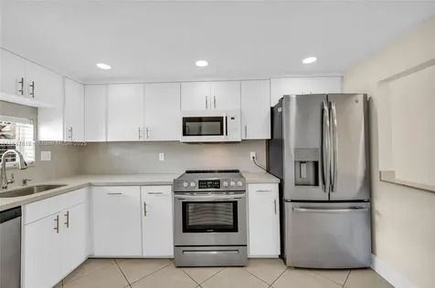 681 S Hollybrook Drive Pembroke Pines FL 33025
