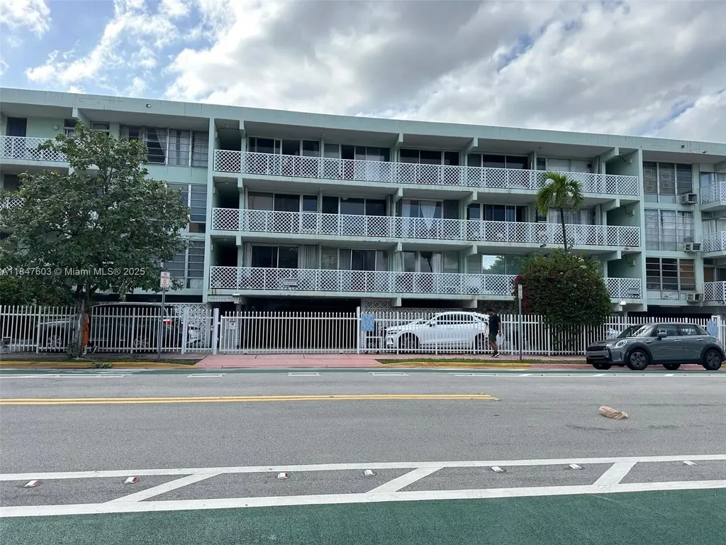 1400 Pennsylvania Avenue Miami Beach FL 33139