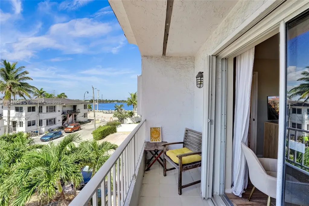 345 Virginia Street Hollywood FL 33019