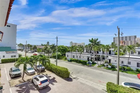 345 Virginia Street Hollywood FL 33019