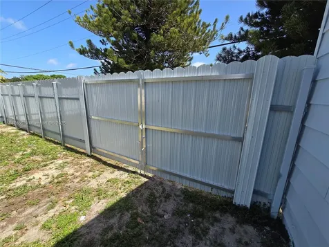 2401 NW 91st Street Miami FL 33147