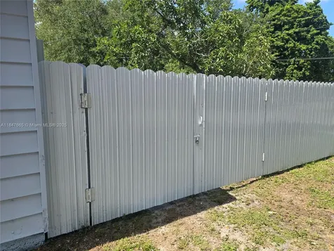 2401 NW 91st Street Miami FL 33147