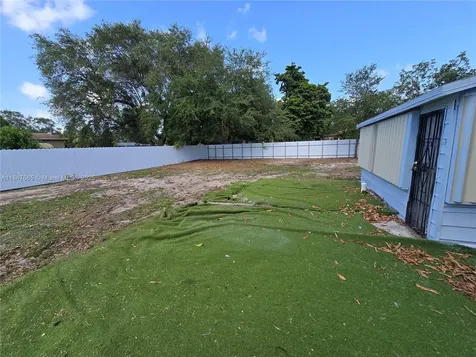 2401 NW 91st Street Miami FL 33147