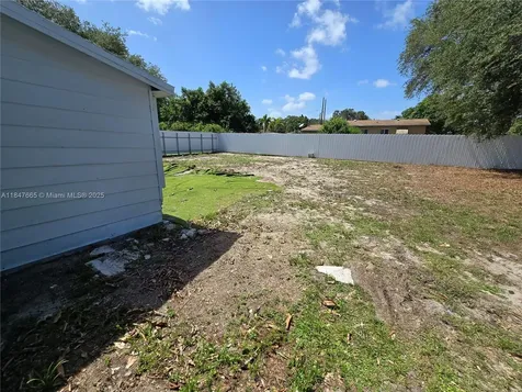 2401 NW 91st Street Miami FL 33147