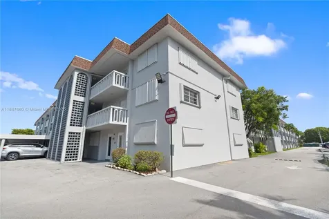 1040 SE 4th Avenue Deerfield Beach FL 33441