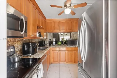 1040 SE 4th Avenue Deerfield Beach FL 33441