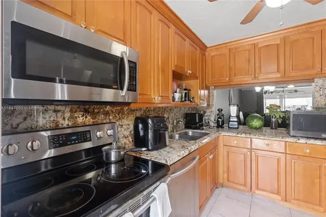 1040 SE 4th Avenue Deerfield Beach FL 33441