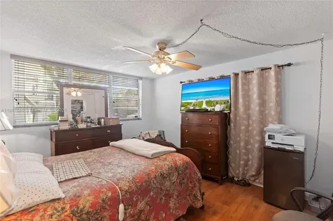 1040 SE 4th Avenue Deerfield Beach FL 33441