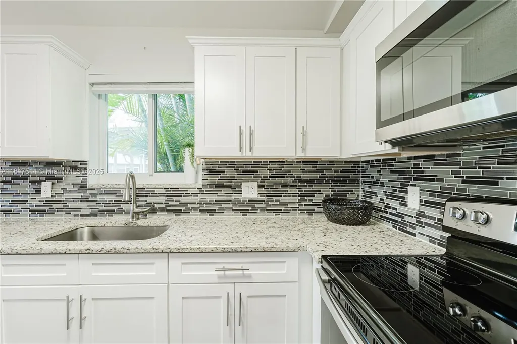 6061 Old Court Road Boca Raton FL 33433