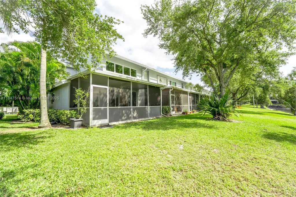 6061 Old Court Road Boca Raton FL 33433