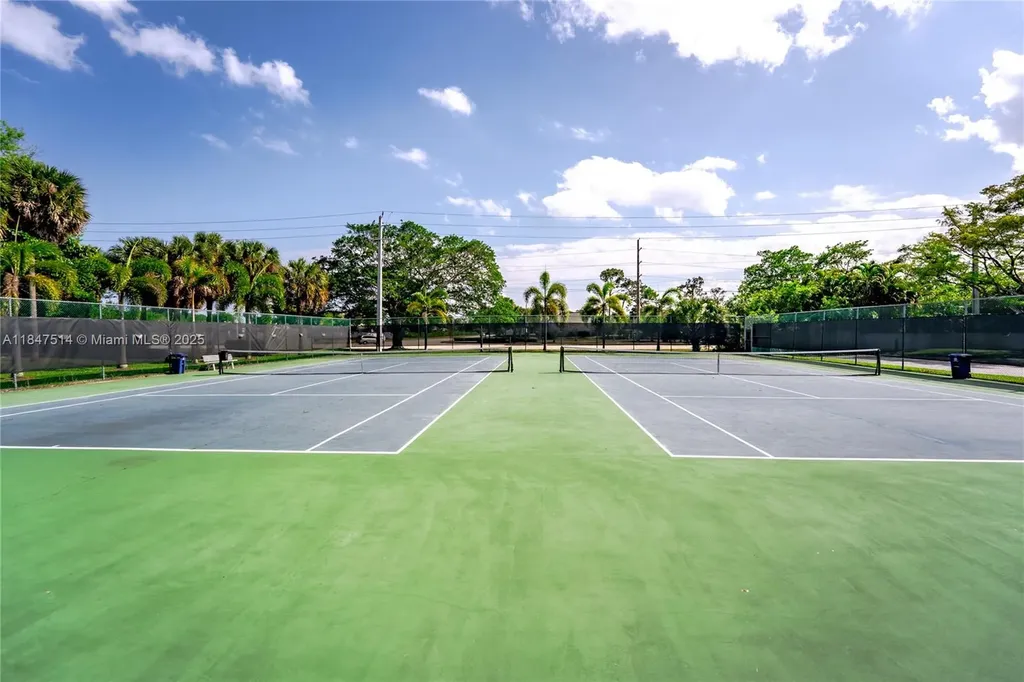 6061 Old Court Road Boca Raton FL 33433