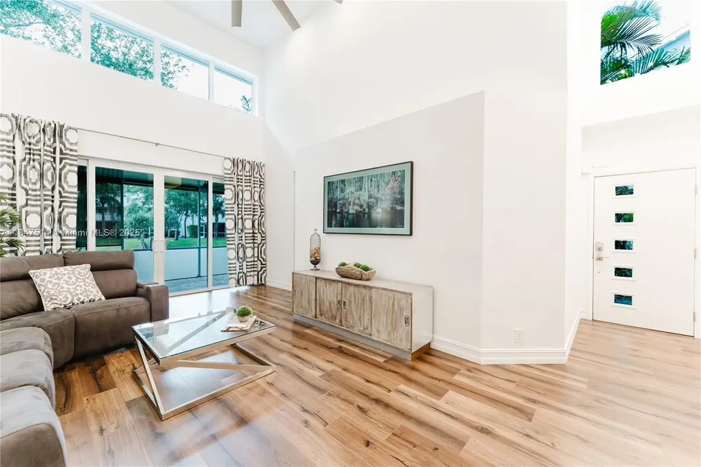 6061 Old Court Road Boca Raton FL 33433