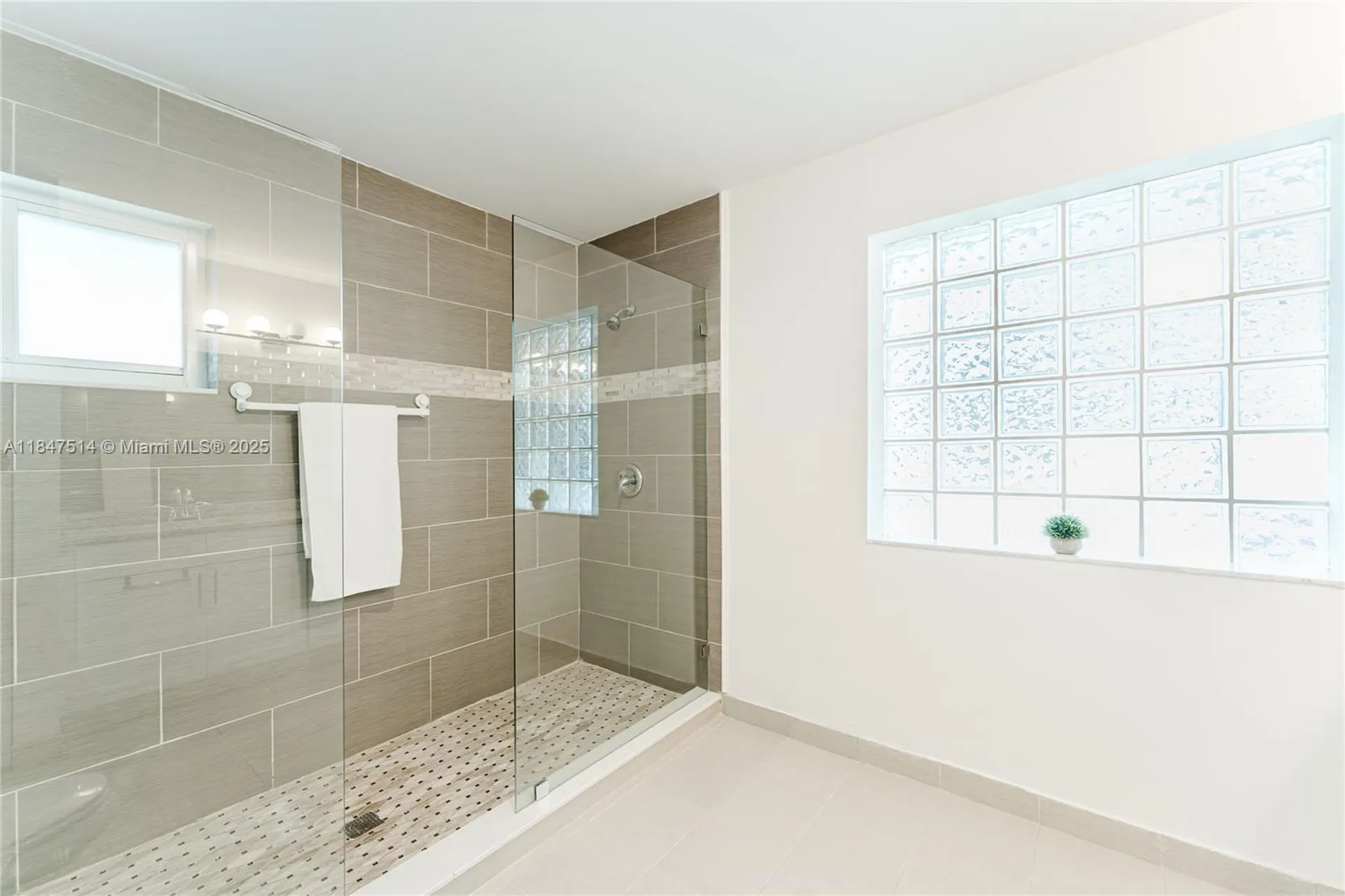 6061 Old Court Road Boca Raton FL 33433