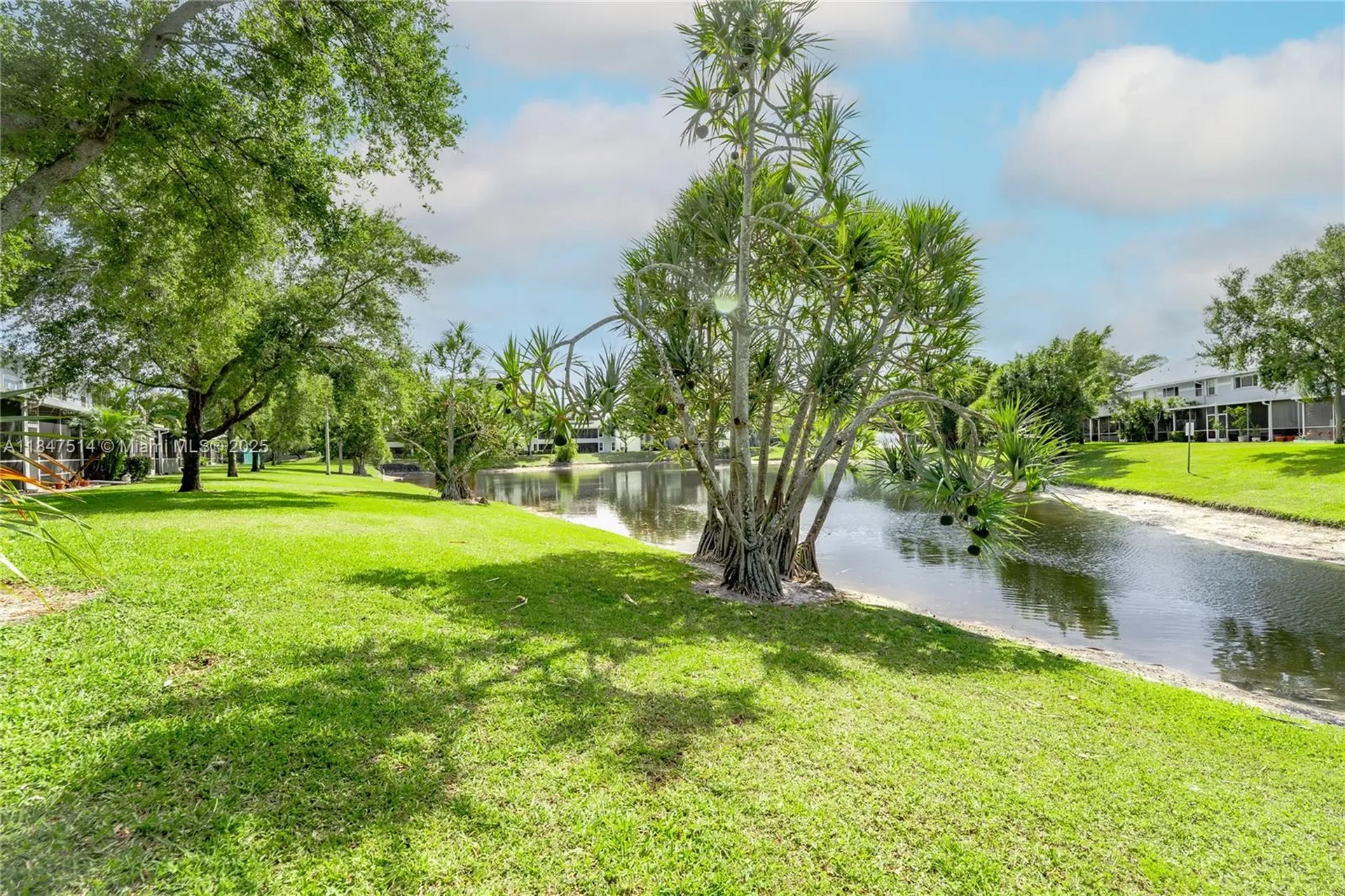 6061 Old Court Road Boca Raton FL 33433