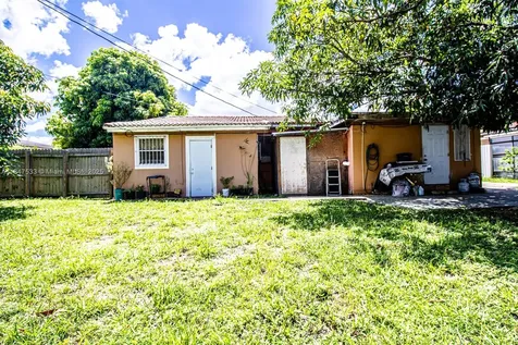 8621 NW 35th Court Miami FL 33147