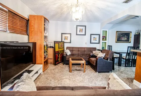 8621 NW 35th Court Miami FL 33147