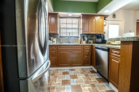 8621 NW 35th Court Miami FL 33147