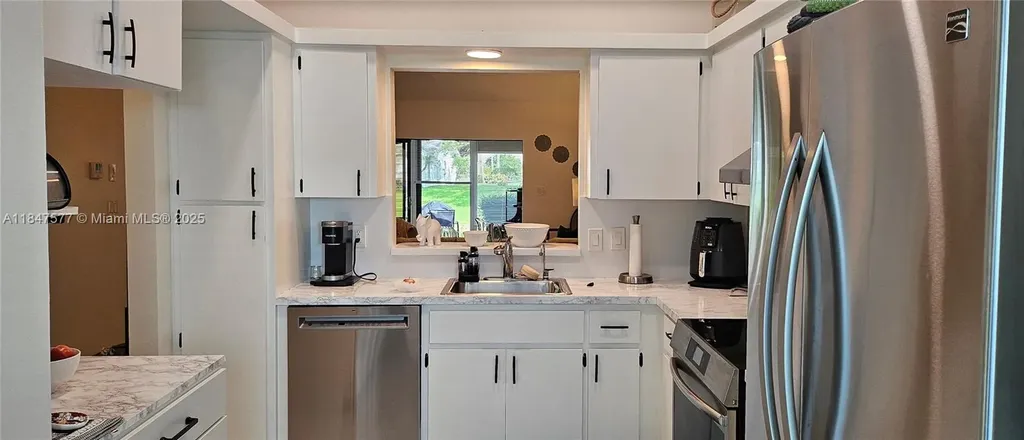 10872 Lake Front Place Boca Raton FL 33498