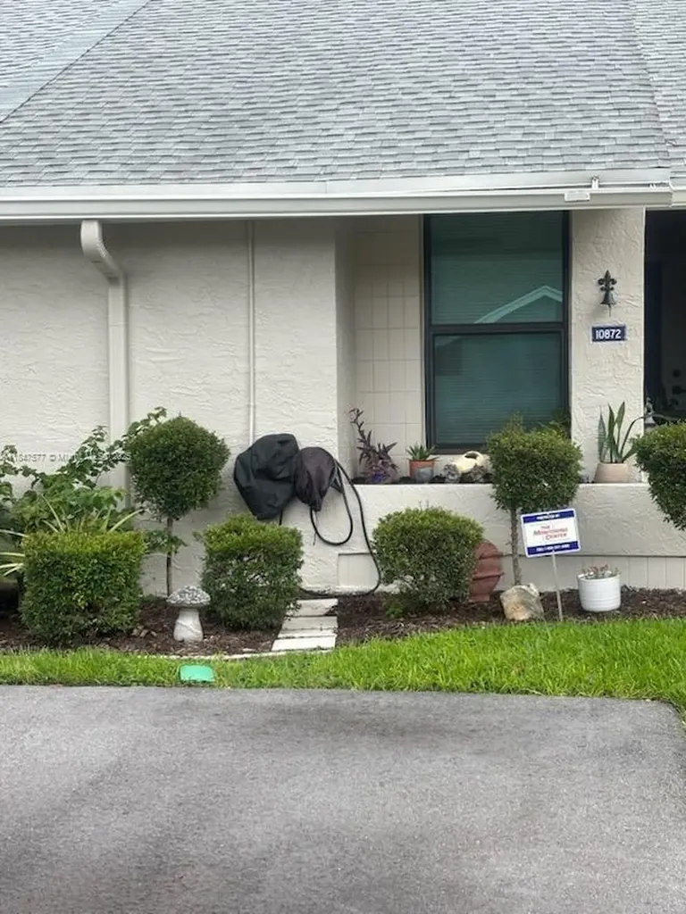 10872 Lake Front Place Boca Raton FL 33498