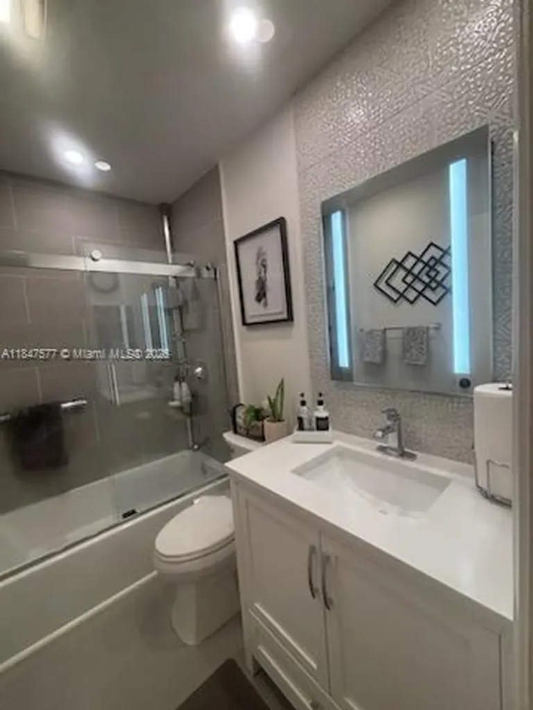 10872 Lake Front Place Boca Raton FL 33498