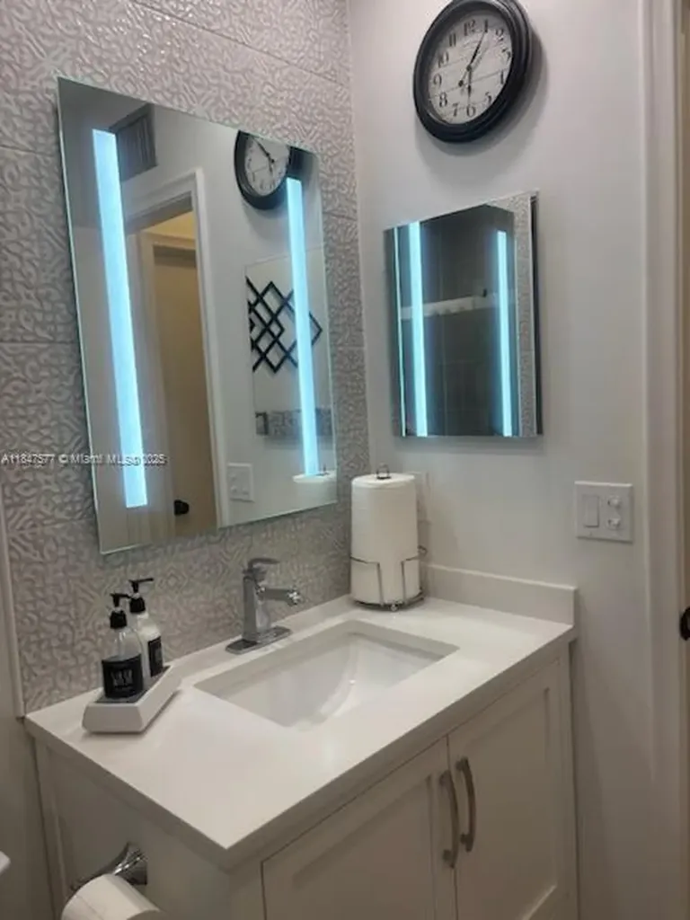 10872 Lake Front Place Boca Raton FL 33498