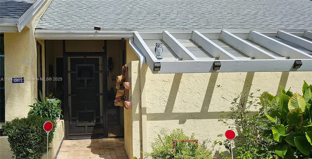 10872 Lake Front Place Boca Raton FL 33498