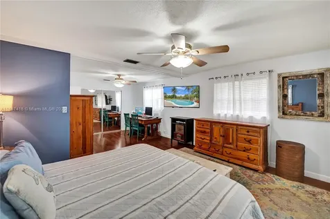 7550 NW 12th Street Plantation FL 33313
