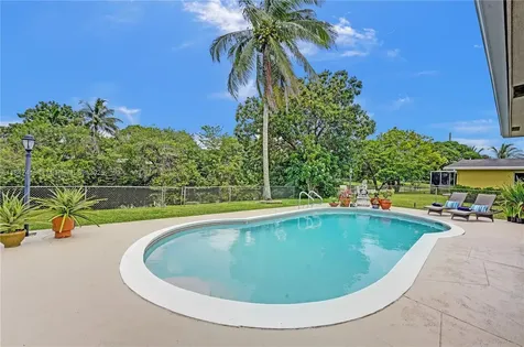 7550 NW 12th Street Plantation FL 33313