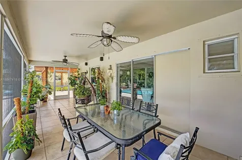 7550 NW 12th Street Plantation FL 33313