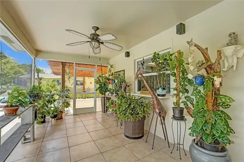 7550 NW 12th Street Plantation FL 33313
