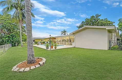 7550 NW 12th Street Plantation FL 33313