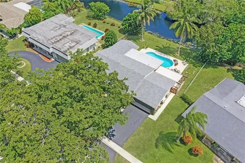 7550 NW 12th Street Plantation FL 33313