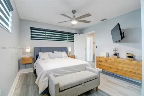 7440 Farragut Street Hollywood FL 33024