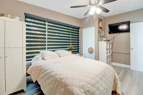 7440 Farragut Street Hollywood FL 33024