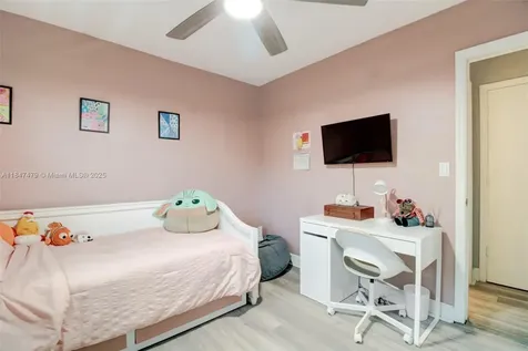 7440 Farragut Street Hollywood FL 33024