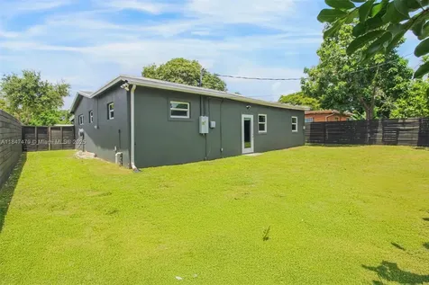 7440 Farragut Street Hollywood FL 33024