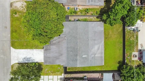 7440 Farragut Street Hollywood FL 33024